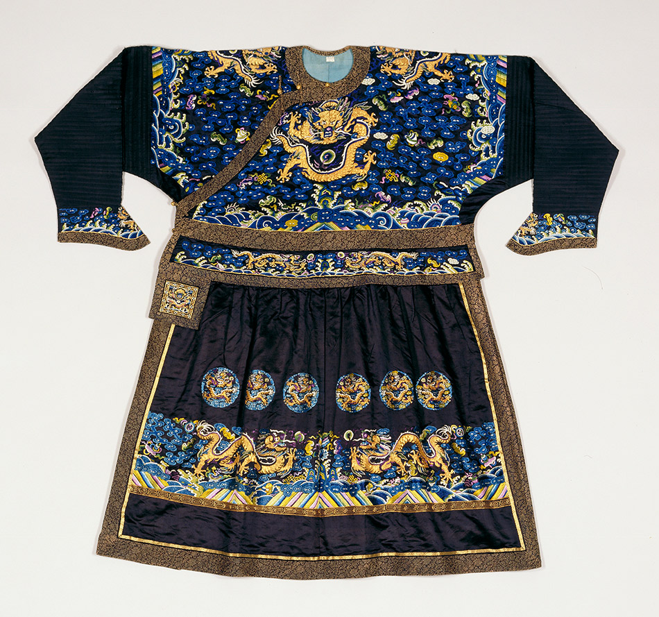 Manchu-man's-formal-court-robe_950_w