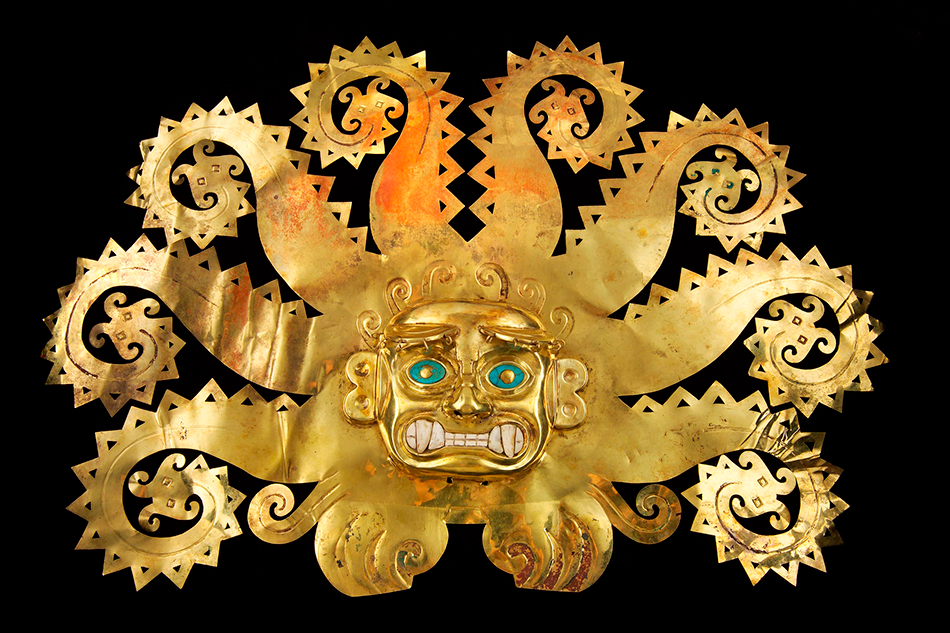 Octopus-Frontlet_Gold, chrysocolla, shells, Moche A.D. 300-600, Perú, La Mina, Museo de la Nación, Lima, Ministerio de Cultura del Perú