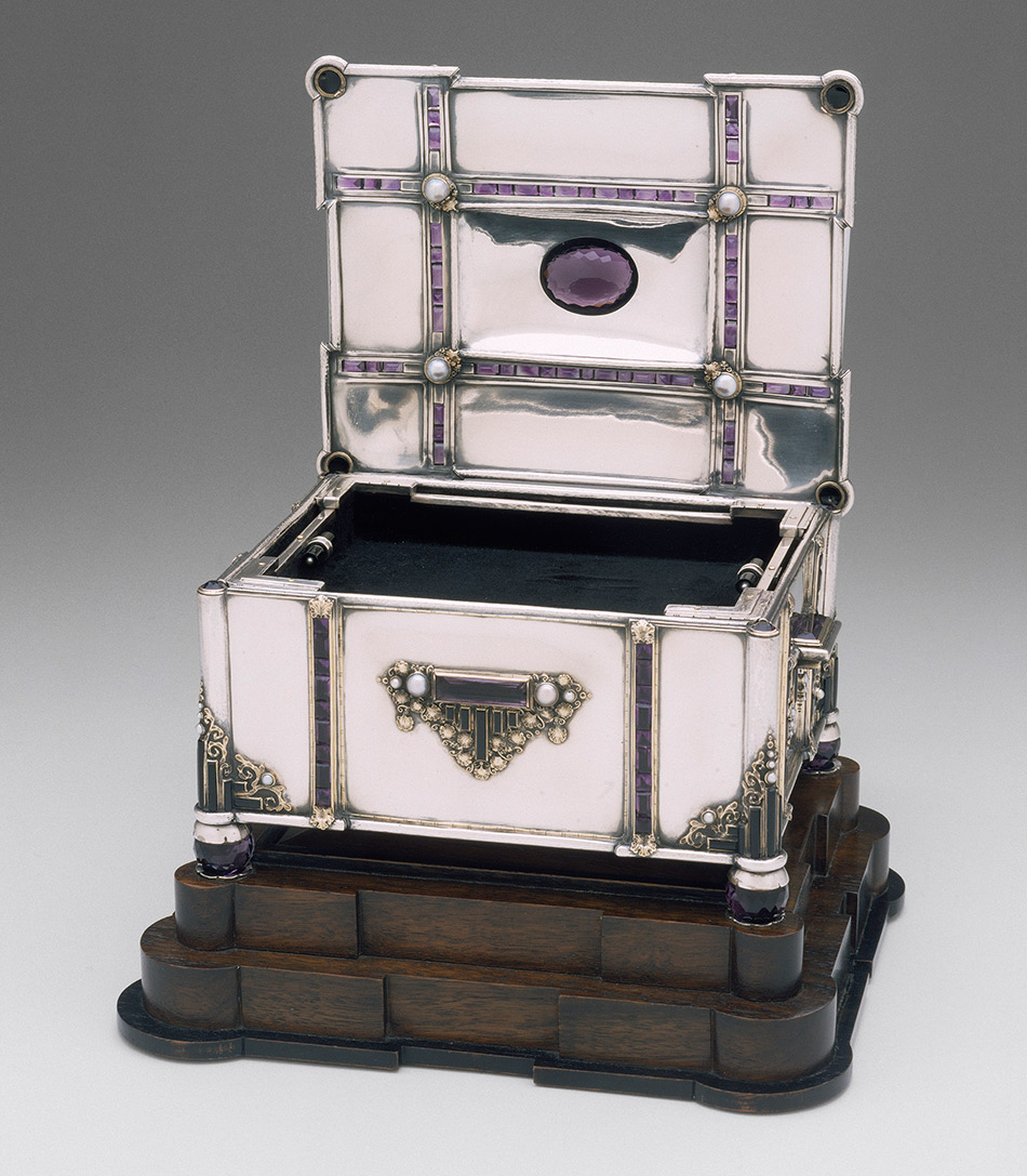 Edward Everett Oakes _05_Jeweled-casket