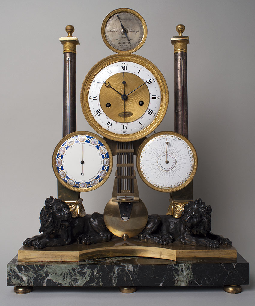27_Reloj de sobremesa de pendulo compensado con hora universal, termómetro y barometro por Jean Andre Lepaute. Finales del s. XVIII. Medidas 68 x 56 x 18 cm.