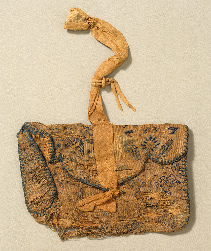 Children-to-Inmortals_MET-Museum_Purse-with-boys-playing-10th–11th-century_-DT3985_850