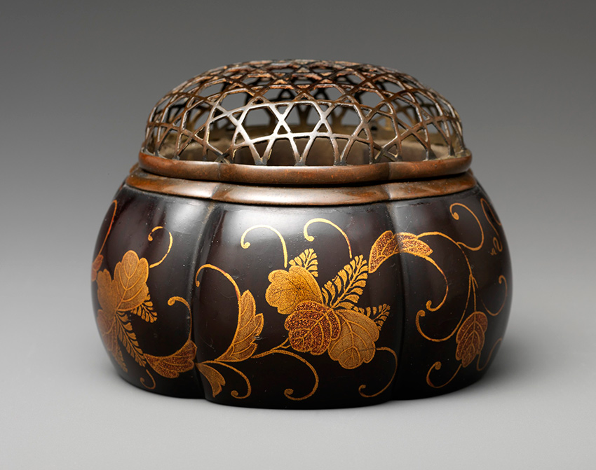 MET Museum_ Kyoto_Melon-Shaped Incense Burner _Akoda Kōro with Paulownia and Foliage Scrollearly 17th century_DP330011_850