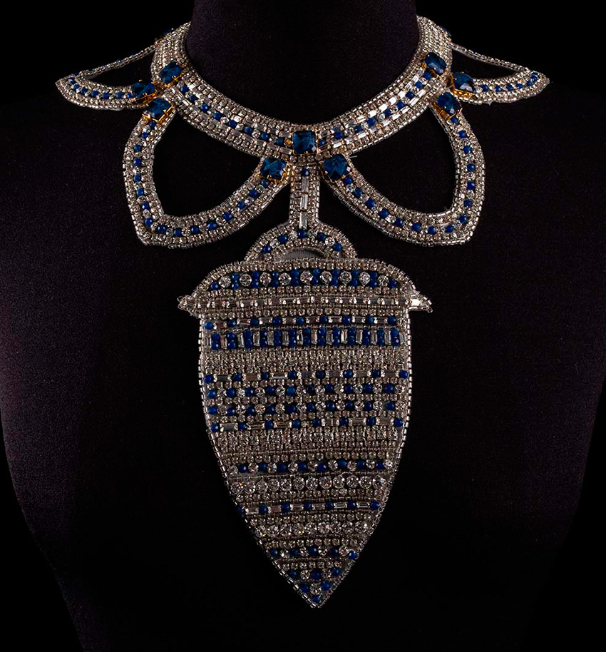207. Necklace, luneville embroidery-by-Johan-Luc-Katt