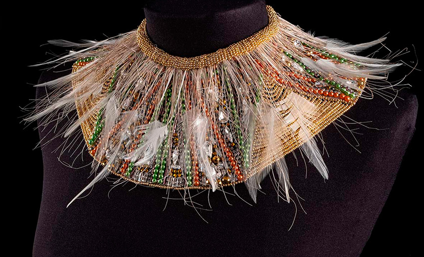 210.-Necklace,-luneville embroidery-by-Johan-Luc-Katt