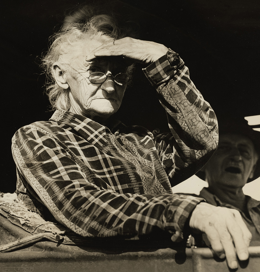 Dorothea Lange_Eighty-year-old woman living in squatters' camp on the outskirts of Bakersfield, California_5558-073