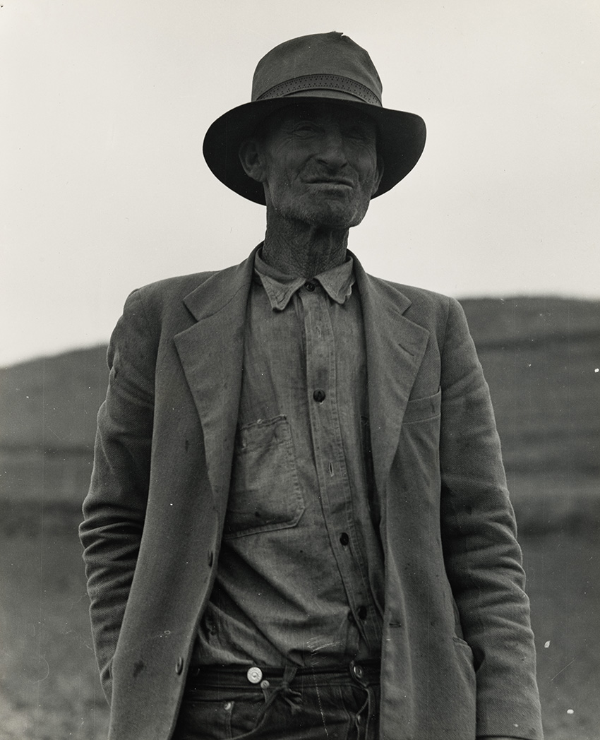 Dorothea Lange_This man is a labor contractor in the pea fields of California_5558-077