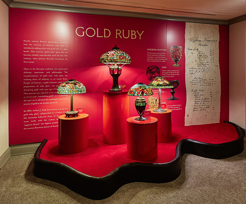 GOLD RUBY DECORATION